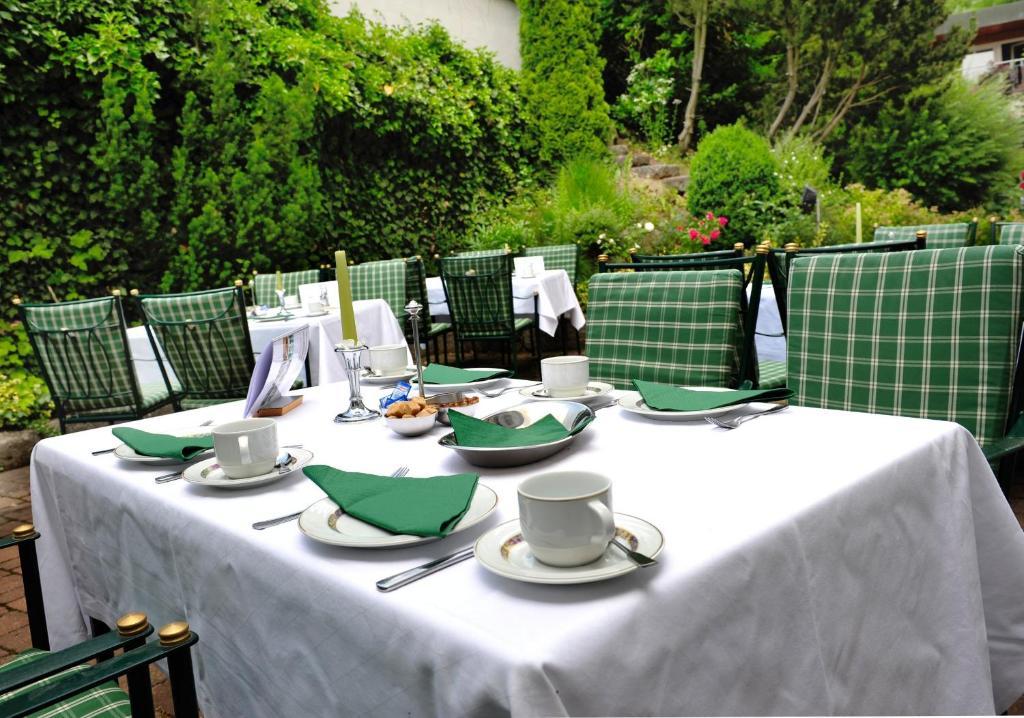 Hotel Gasthof Der Krug Stegaurach Bagian luar foto