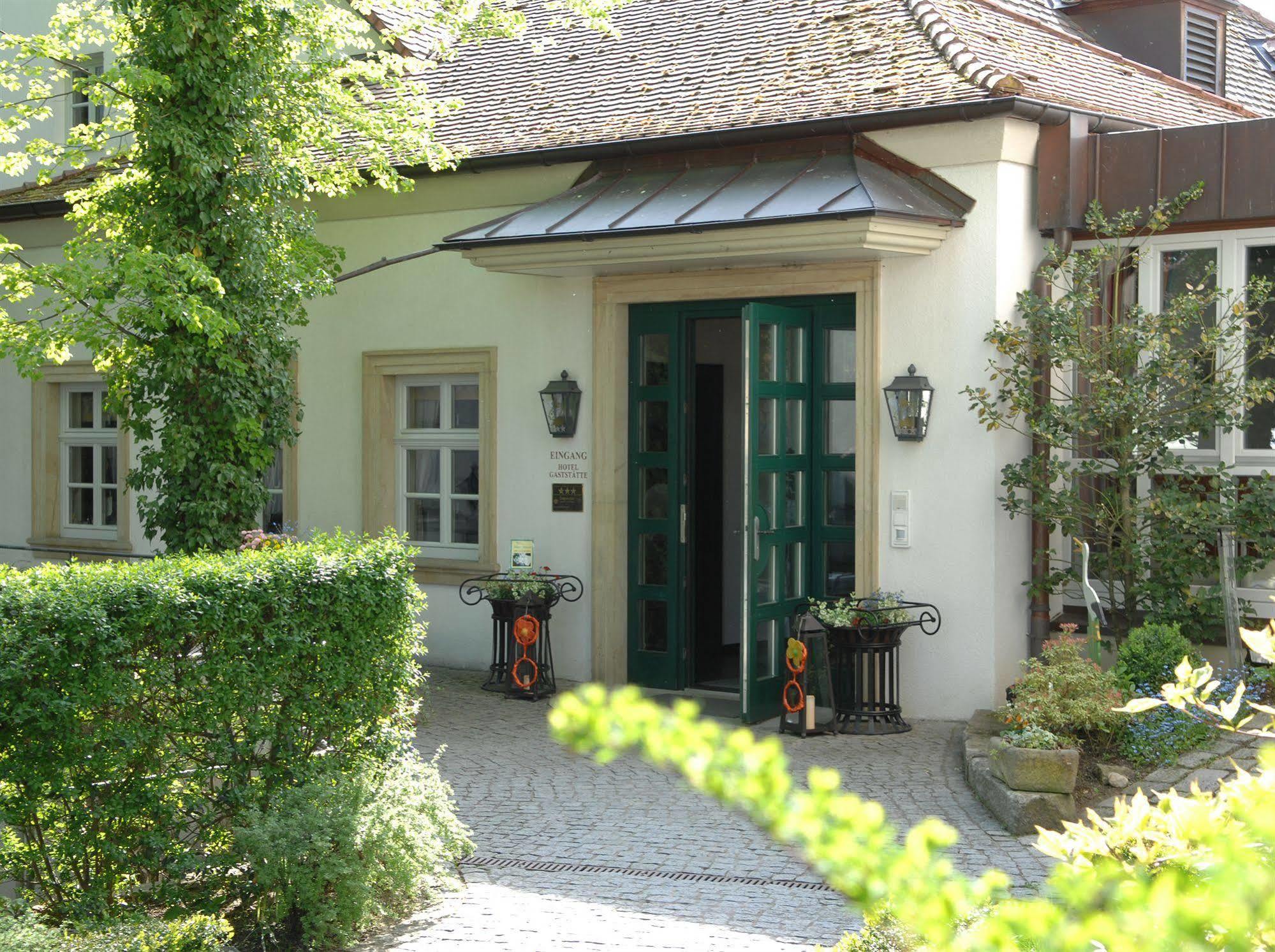 Hotel Gasthof Der Krug Stegaurach Bagian luar foto