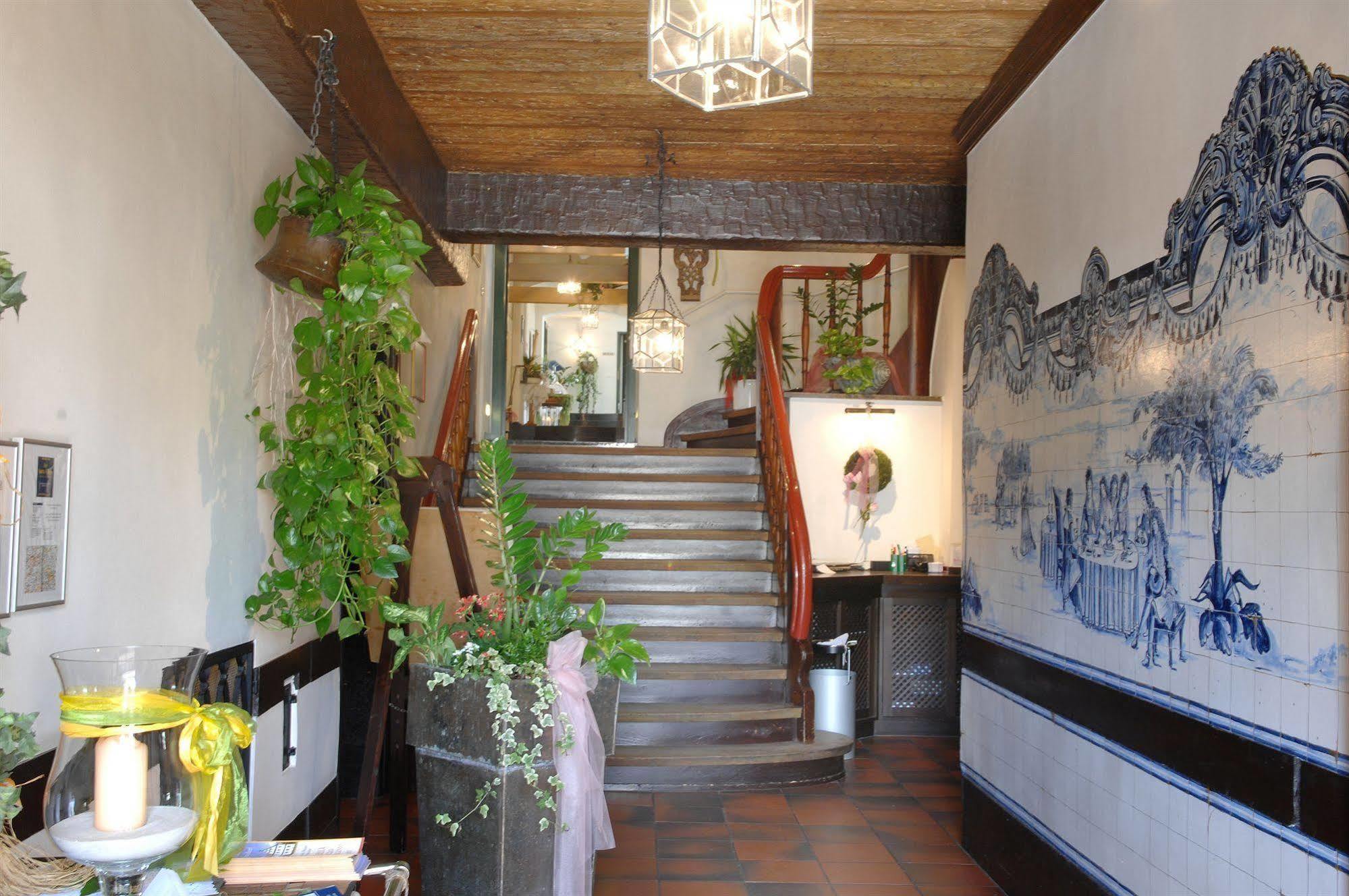 Hotel Gasthof Der Krug Stegaurach Bagian luar foto