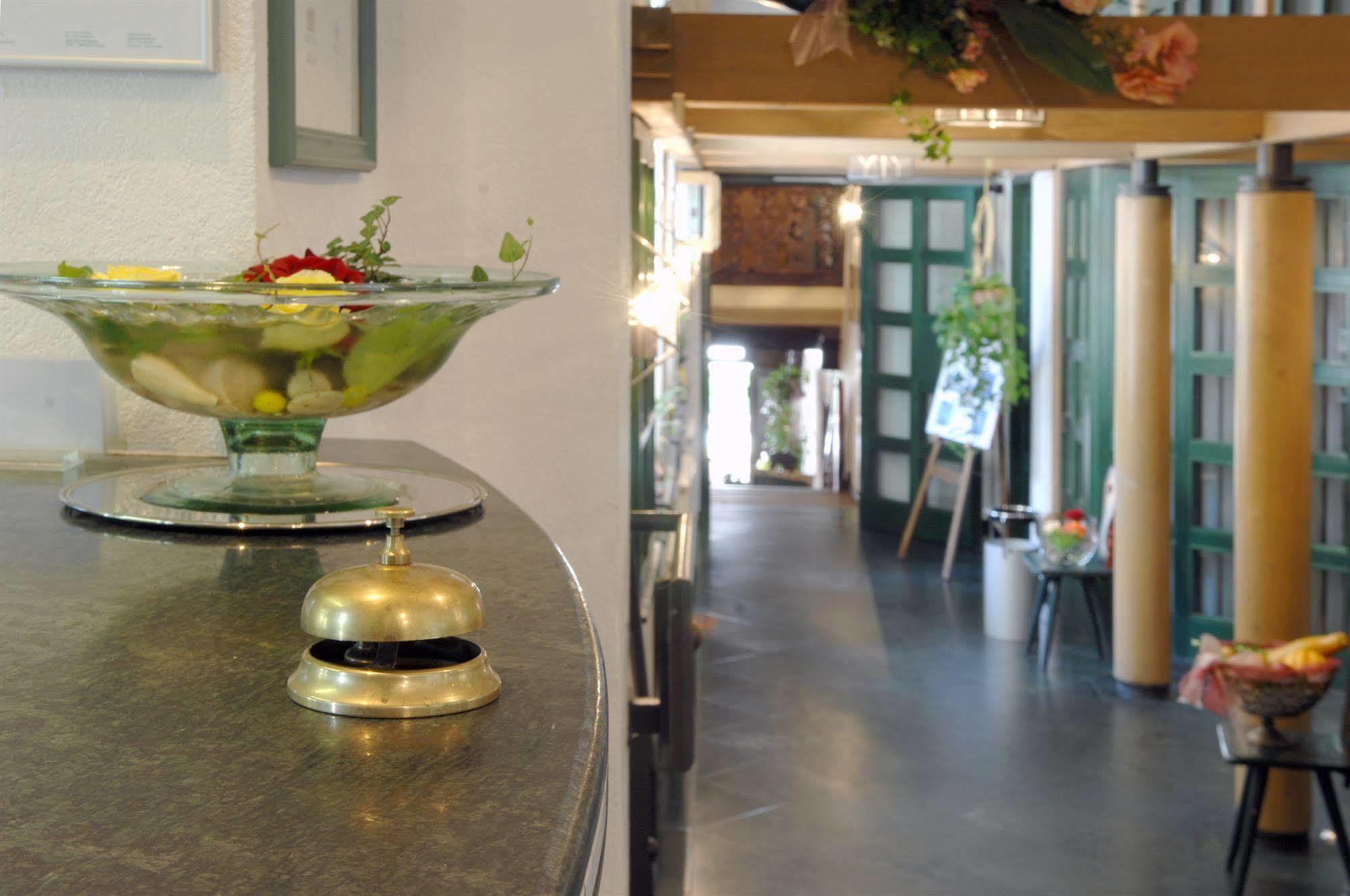 Hotel Gasthof Der Krug Stegaurach Bagian luar foto