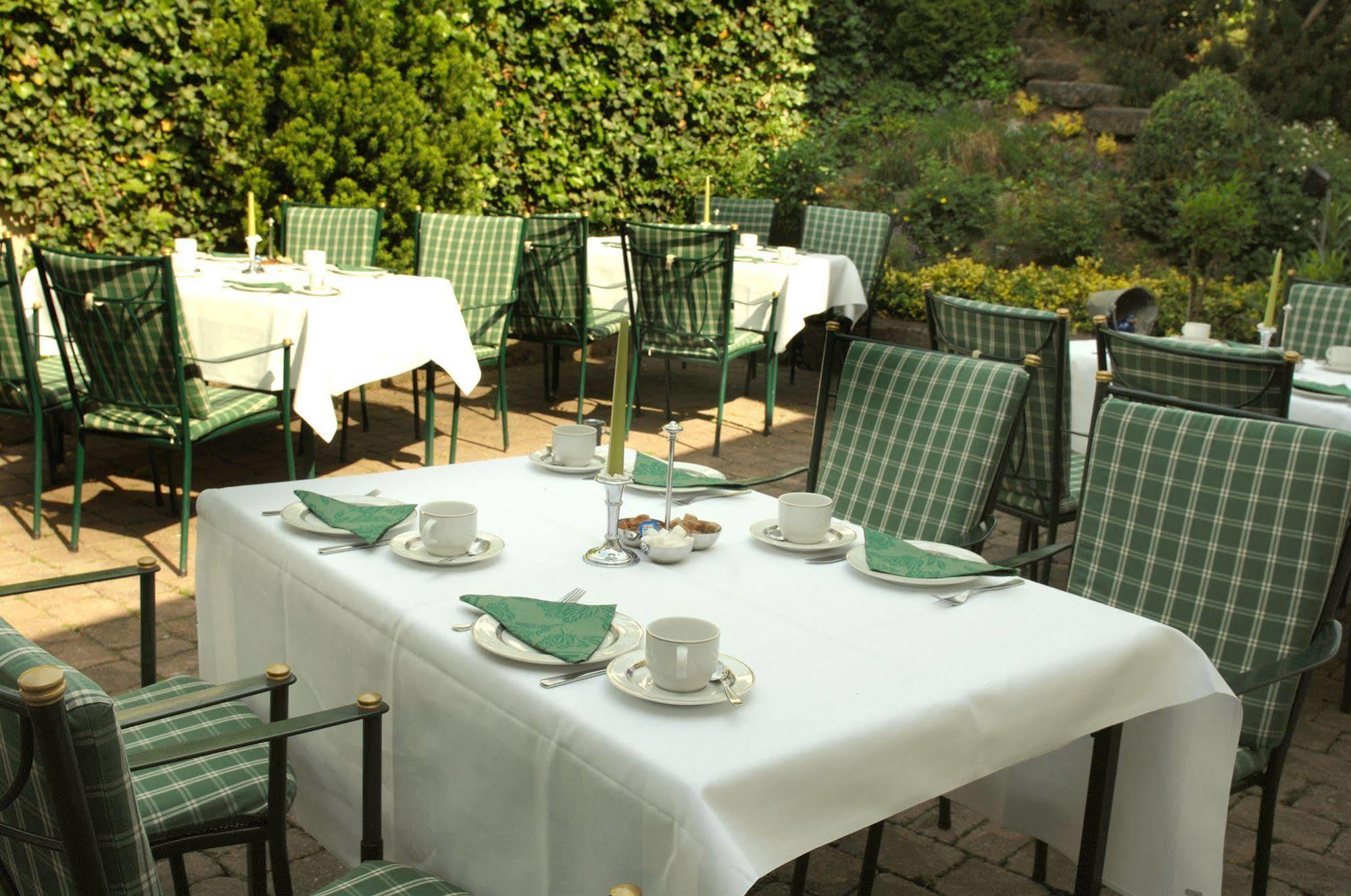 Hotel Gasthof Der Krug Stegaurach Bagian luar foto